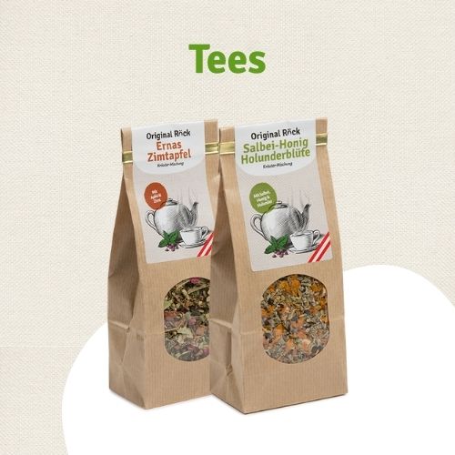 Foto auf der Seite Murmeltier Salbe kaufen - Text Tees  und zu sehen sind zwei Teebeutel mit Kräuter Tee als Inhalt.